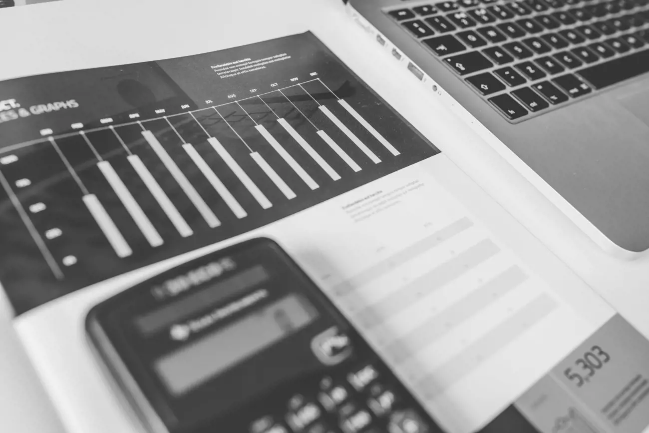 calculator-numbers-accounting-charts-wallpaper